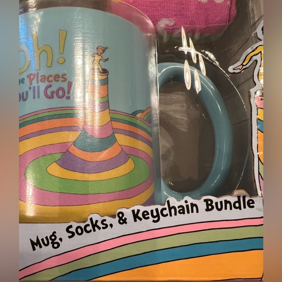 Dr. Seuss - “Oh the Places You’ll Go” Gift set! Just add cellophane wrap! - Picture 5 of 15